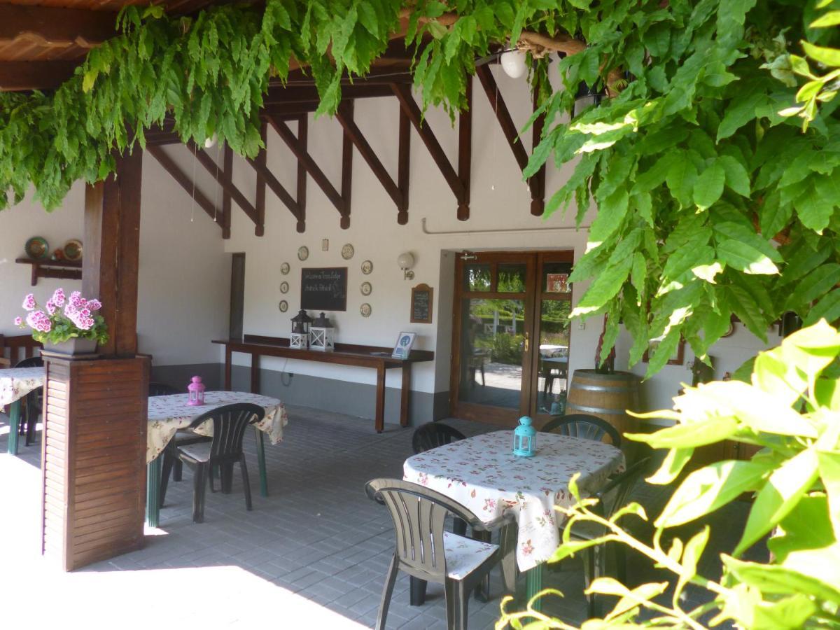 Tisza Lodge B&B - Panzio Tiszaderzs Eksteriør bilde